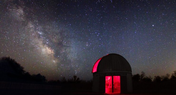 Photo of Milky Way over Frosty Drew Observatory by Scott MacNeill